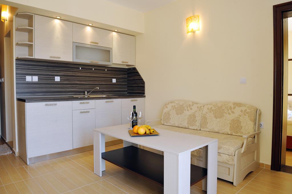Hotel Iris Νεσέμπαρ Δωμάτιο φωτογραφία