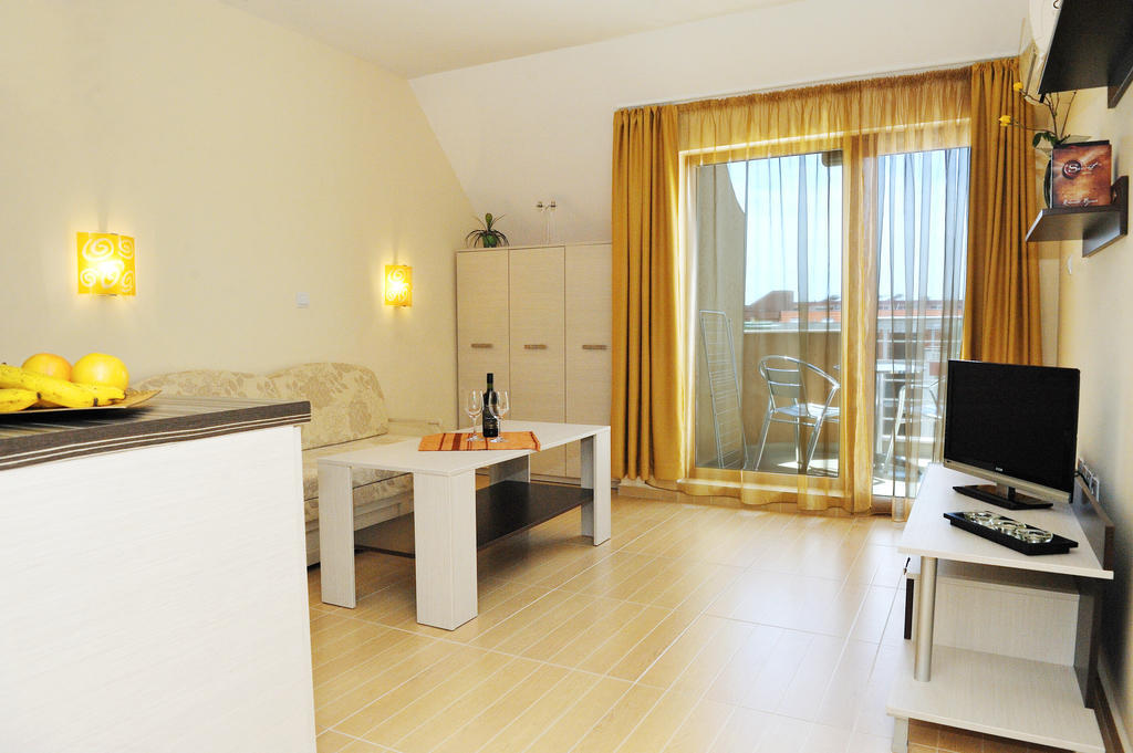 Hotel Iris Νεσέμπαρ Δωμάτιο φωτογραφία
